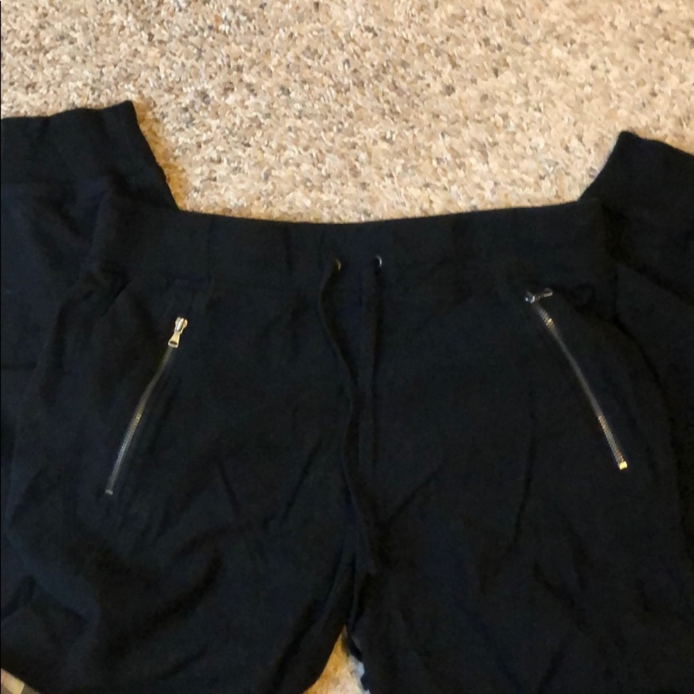 Ann Taylor Lou and grey Capri